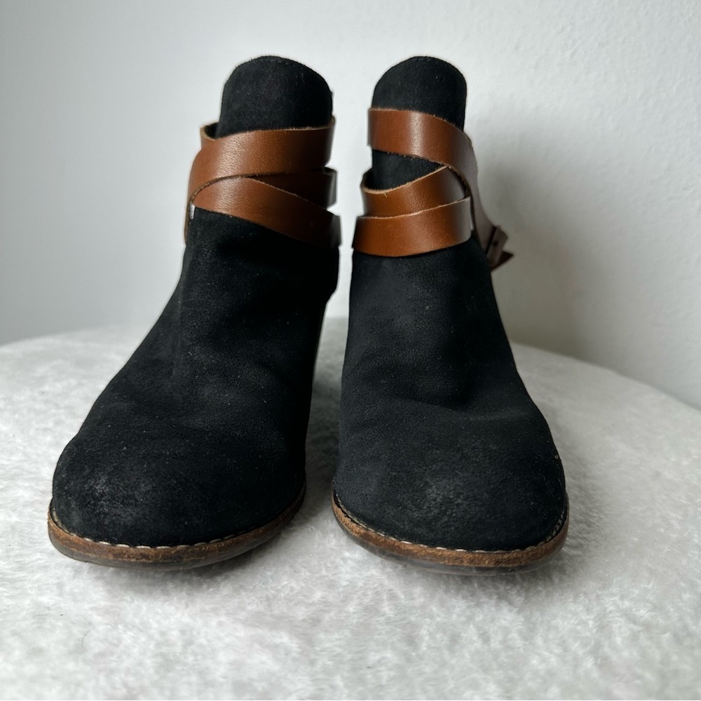 DV by Dolce Vita Black Brown Suede Ankle Boots Strappy Buckle Size 7.5 - Picture 4 of 12